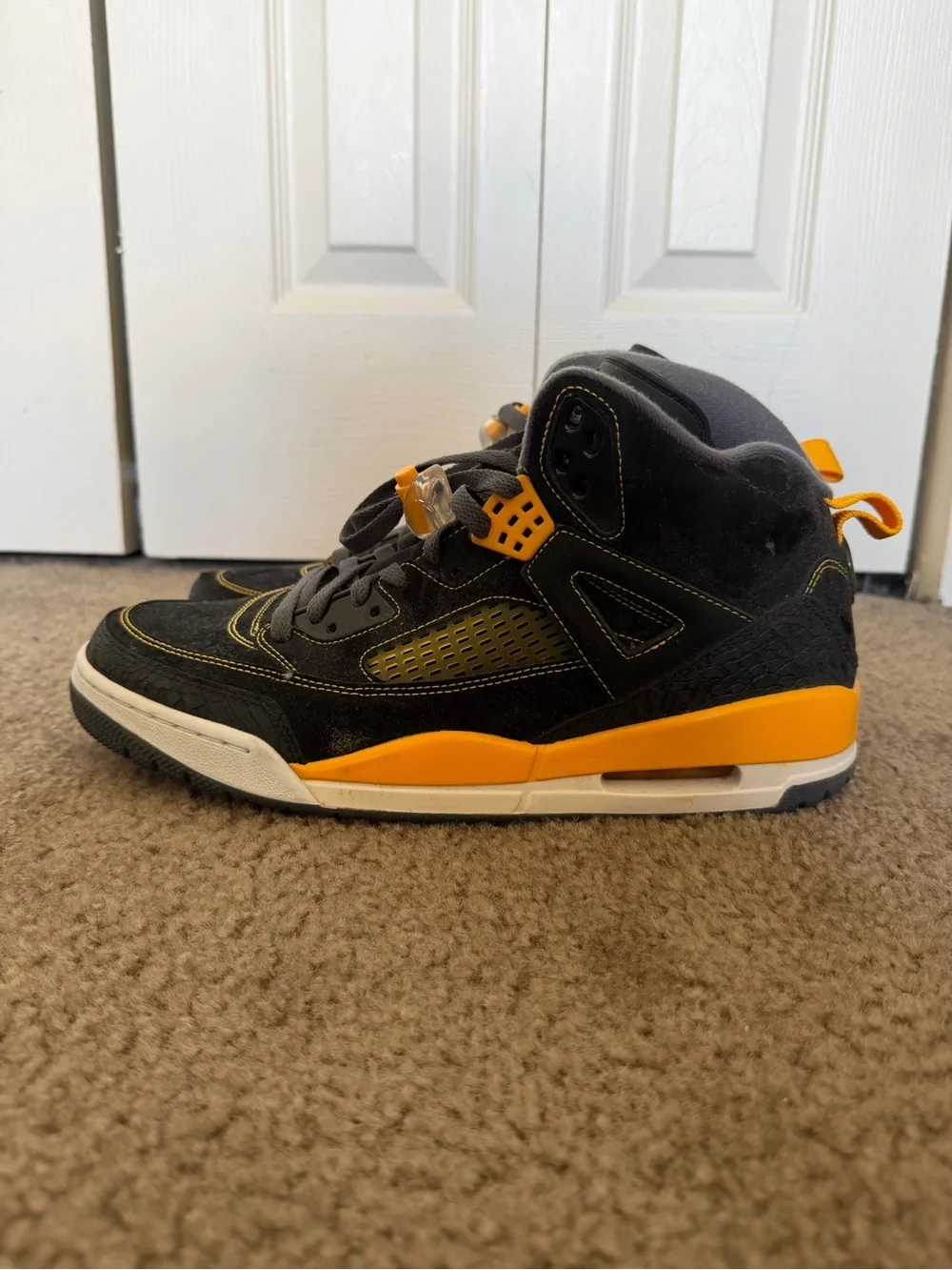 Jordan Men's Black University Gold Jordan Spizike